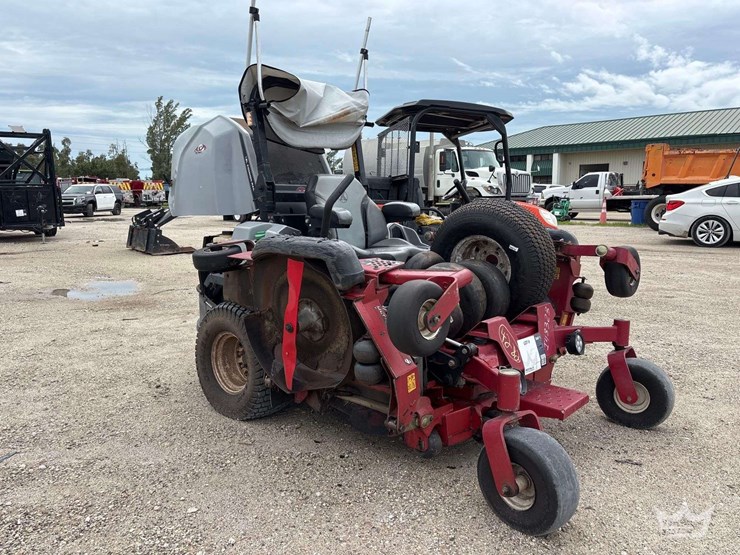 exmark-zero-turn-commercial-mower-image-2