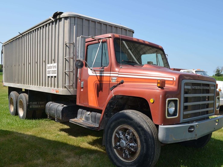 1979-international-grain-truck-image-3