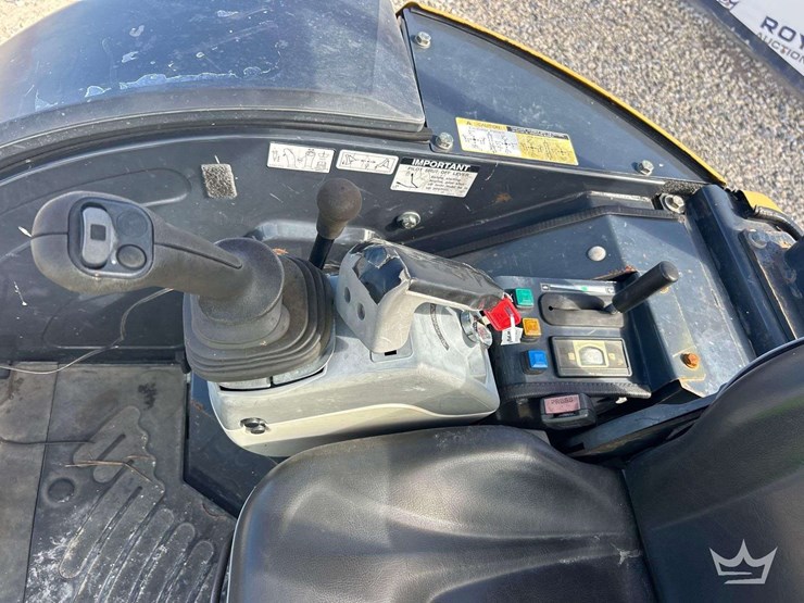 2015-deere-26g-image-24