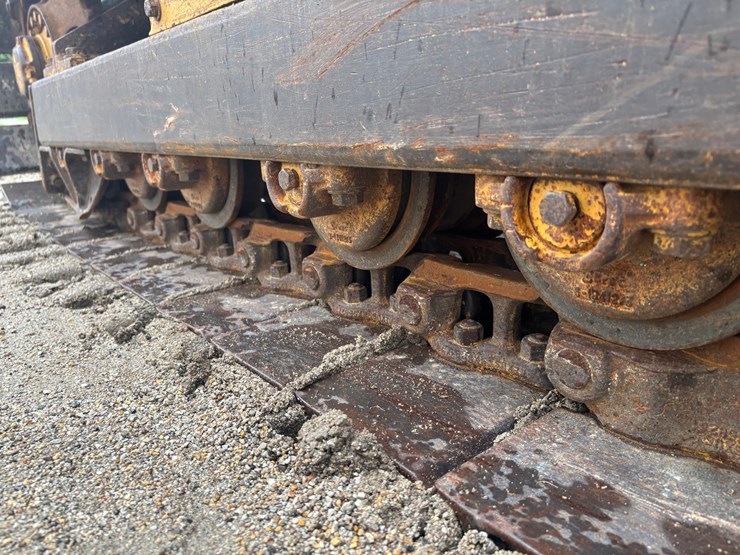 komatsu-d37e-2-image-24