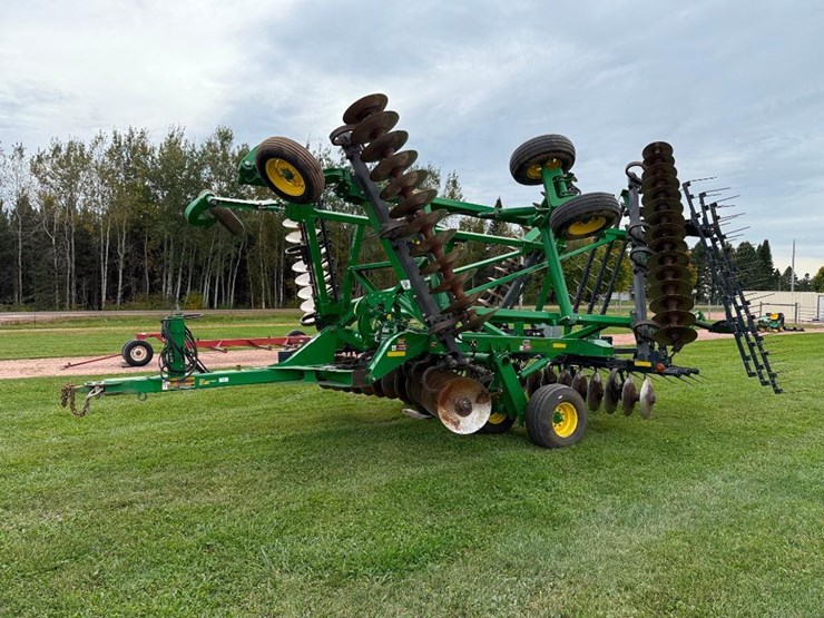 john-deere-2623-image-1