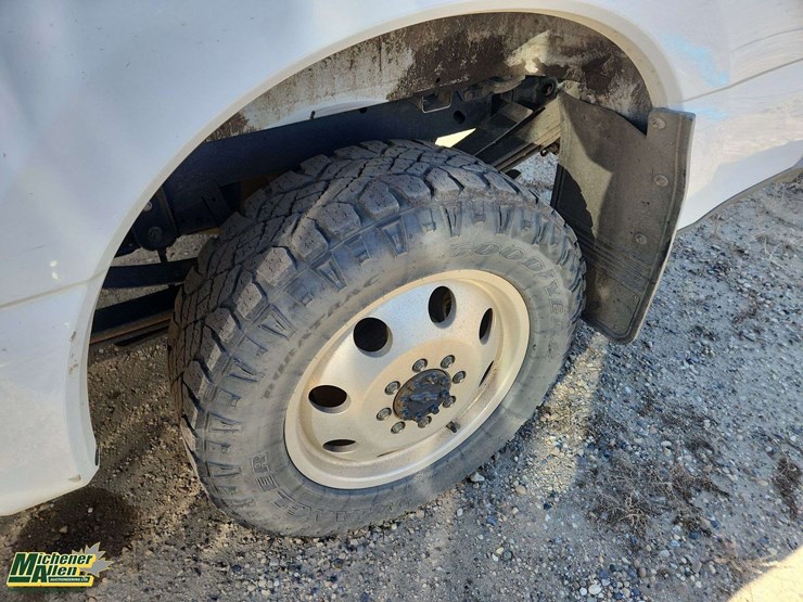 2023-ford-f250-image-10