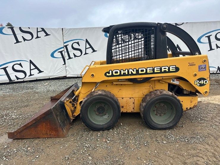 deere-240-image-2