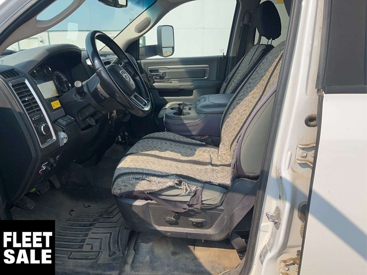 2015-ram-5500-4x4-s/a-bucket-truck-image-13