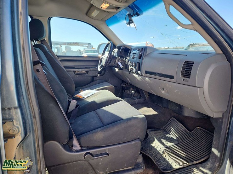 2012-chevrolet-silverado-1500-image-16