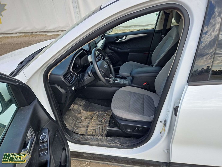 2020-ford-escape-image-13