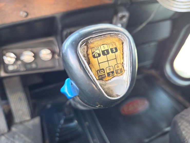 1998-peterbilt-377-image-66