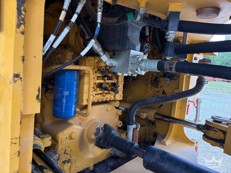 2022-john-deere-524-image-23