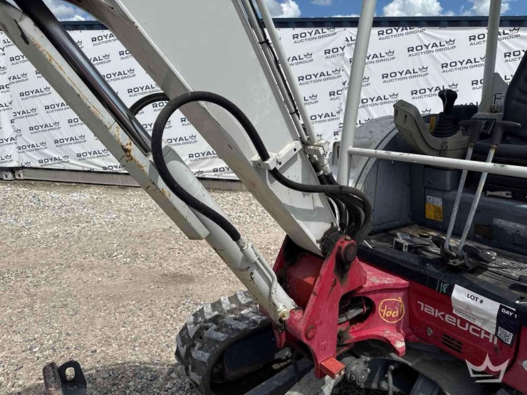 2019-takeuchi-tb235-2-image-17