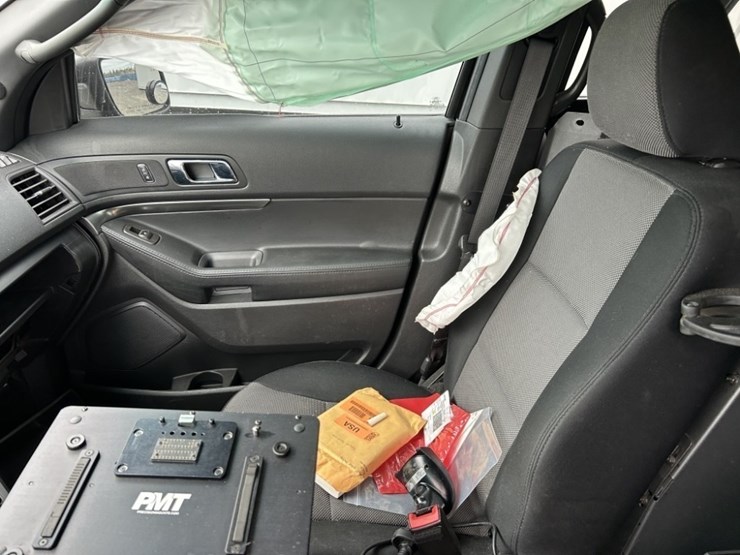 2014-ford-explorer-image-12