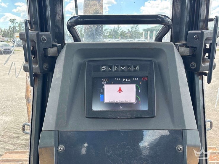 2020-deere-750l-lgp-image-17