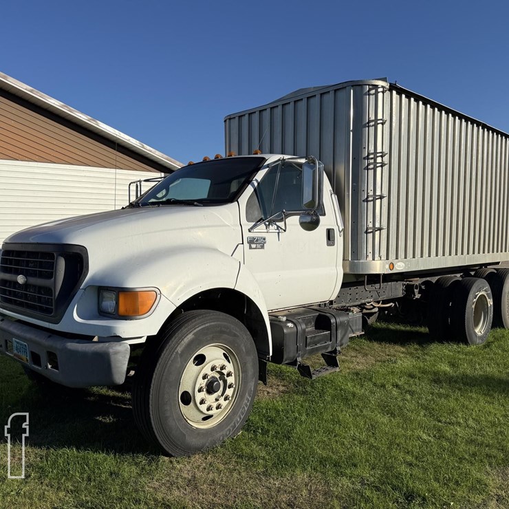 2000 FORD F750 SD