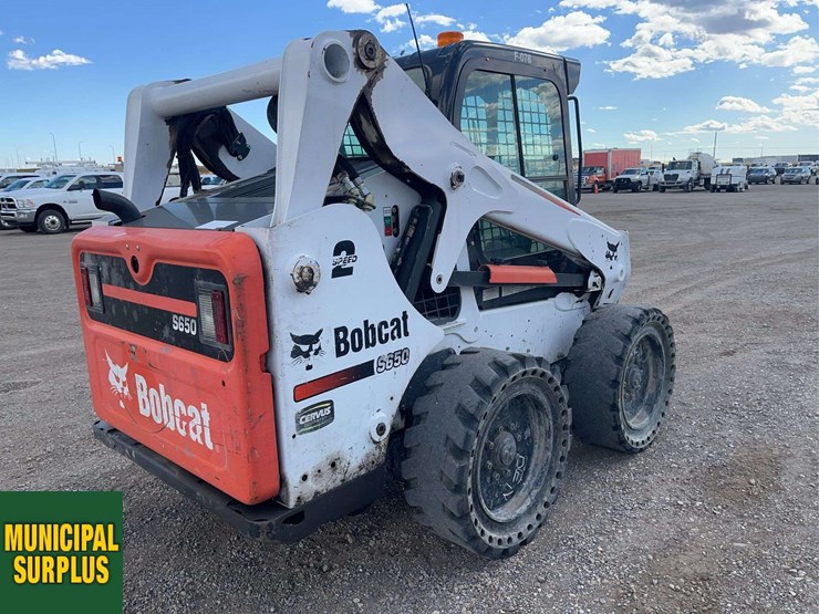 2014-bobcat-s650-image-4
