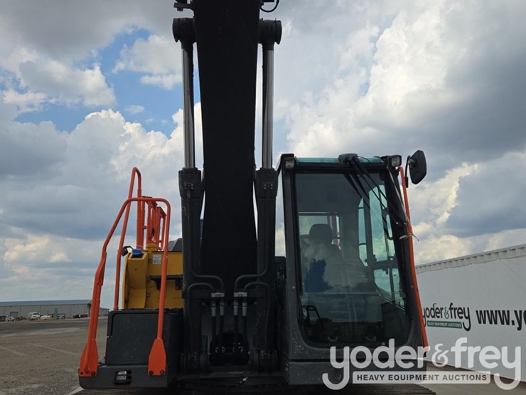 2021-volvo-ec200el-image-25