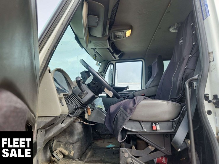 2013-international-durastar-4400-image-13
