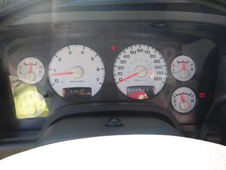 2005-dodge-ram-2500-image-15
