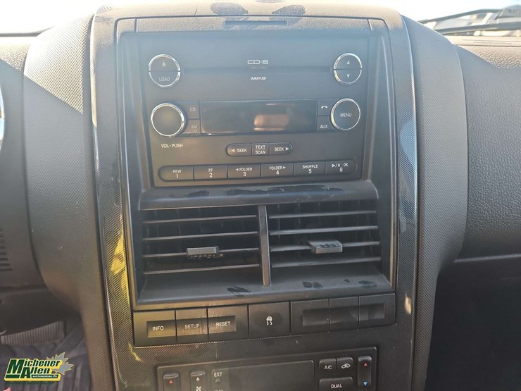 2009-ford-explorer-sport-trac-image-21