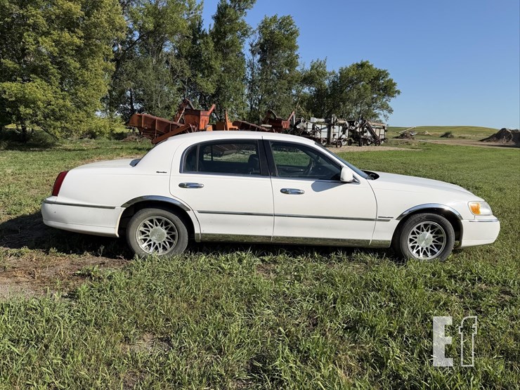 2001-lincoln-image-4
