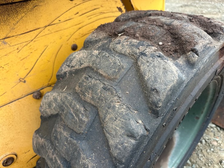 deere-240-image-41