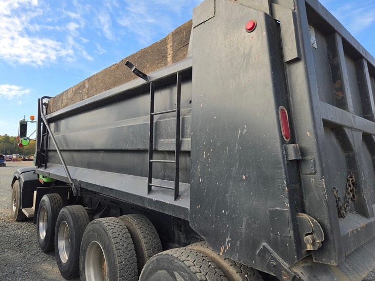 1998-peterbilt-377-image-19