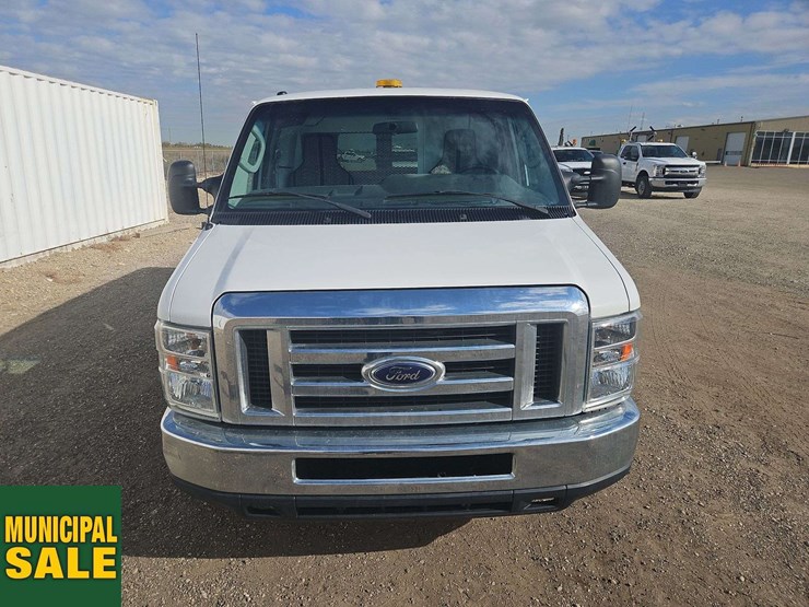 2012-ford-cargo-image-8