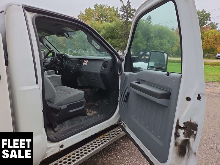 2011-ford-f350-image-29