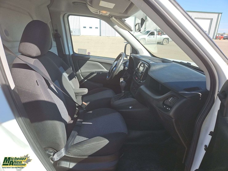 2015-ram-promaster-city-image-17