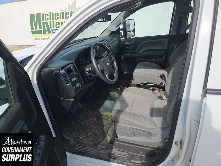2018-chevrolet-silverado-1500-image-13