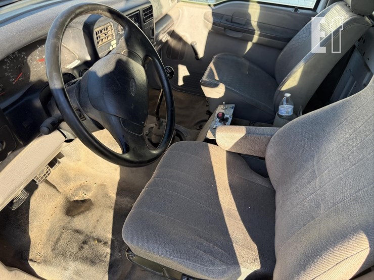 2000-ford-f750-sd-image-32