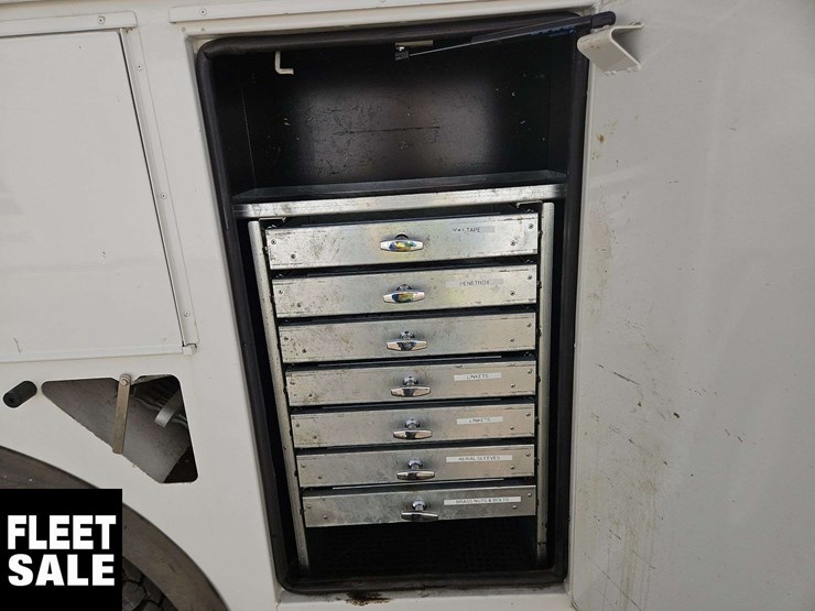 2015-international-durastar-4400-image-12