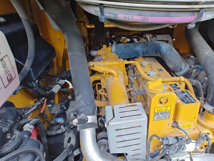 2023-caterpillar-246d3-image-12