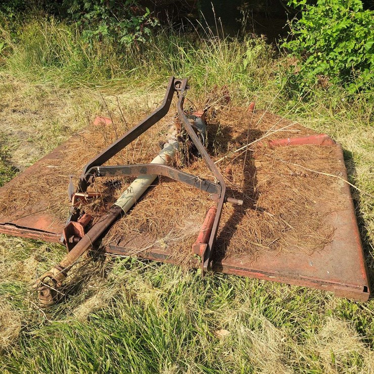 Red Rotary Cutter Tractor Implement with PTO Shaft