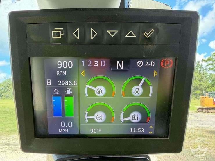 2022-john-deere-524-image-5
