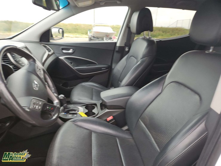 2014-hyundai-santa-fe-sport-image-13