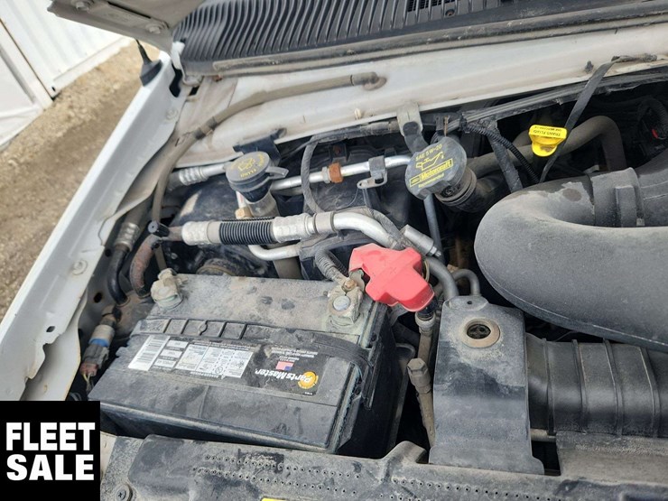 2010-ford-cargo-image-35