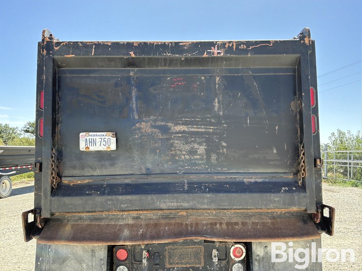 2015-freightliner-114sd-image-18