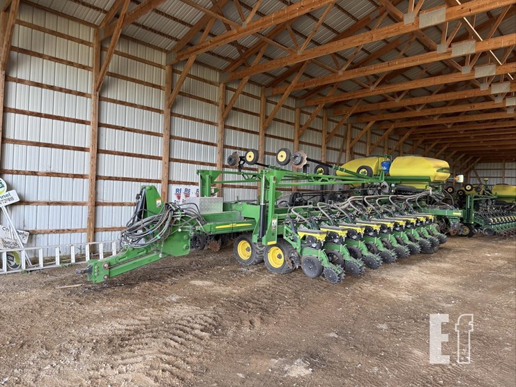 2013-john-deere-db60-image-1