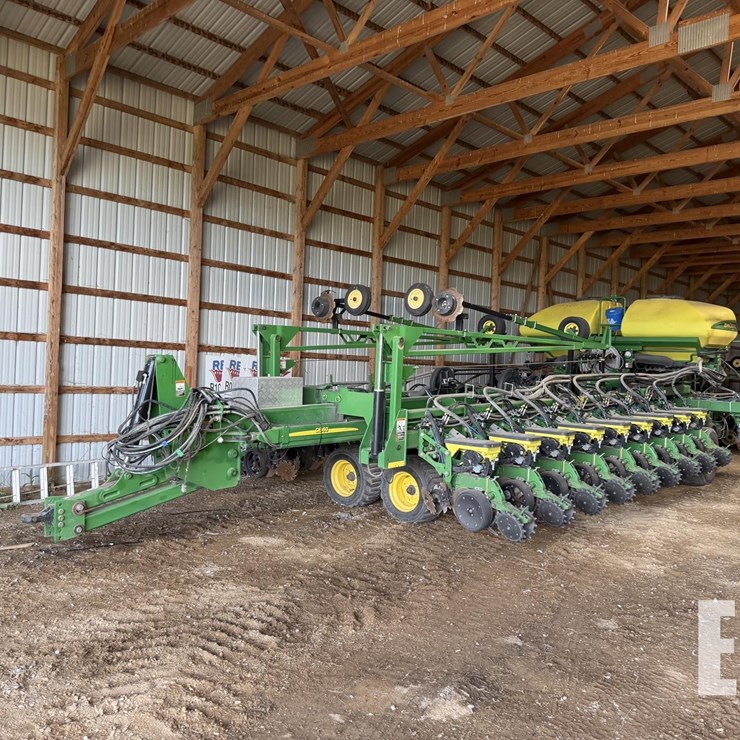 2013 JOHN DEERE DB60