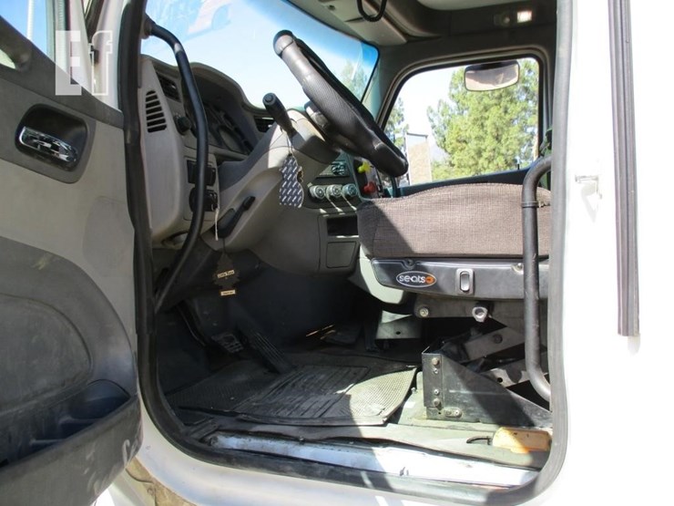 2016-peterbilt-579-image-7