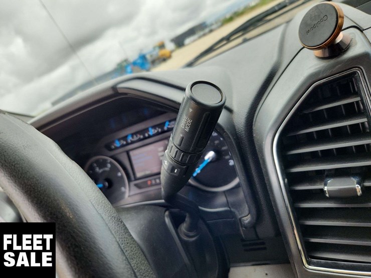 2021-ford-f550-image-21