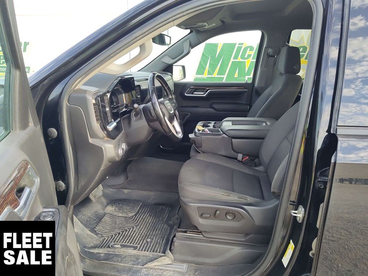 2023-gmc-sierra-1500-image-13