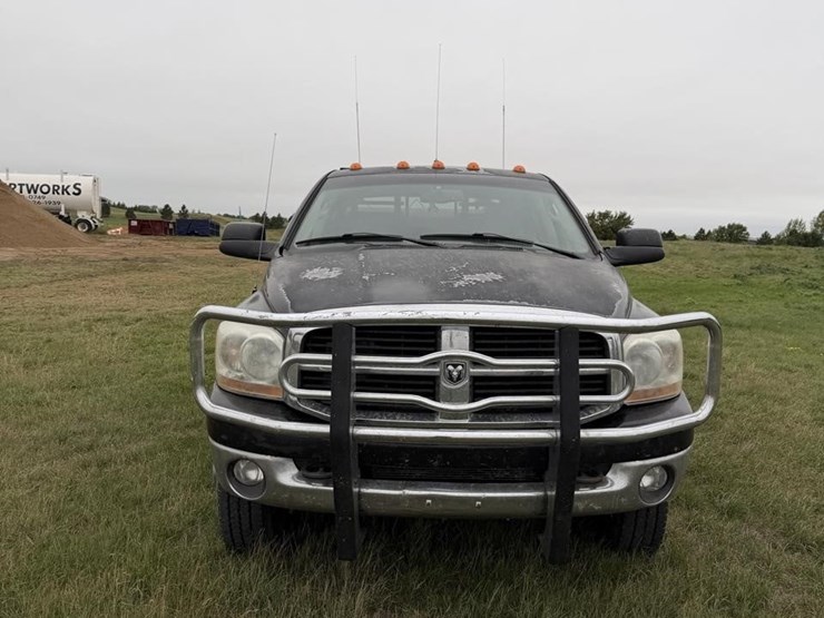 2006-dodge-ram-3500-image-2