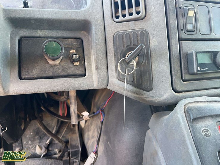 2005-international-durastar-4300-image-19
