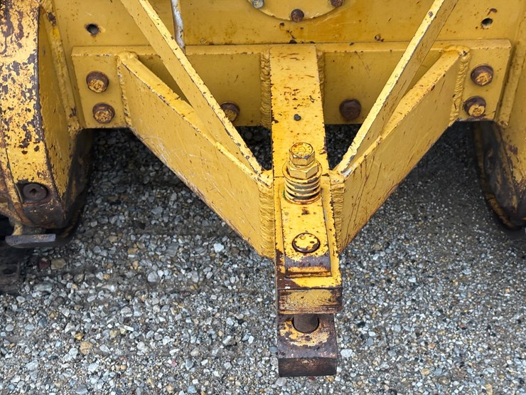 komatsu-d37e-2-image-11