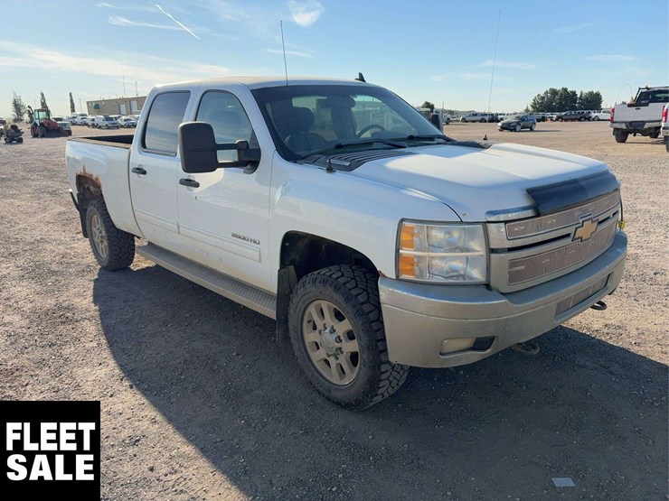 2011-chevrolet-silverado-2500hd-image-2