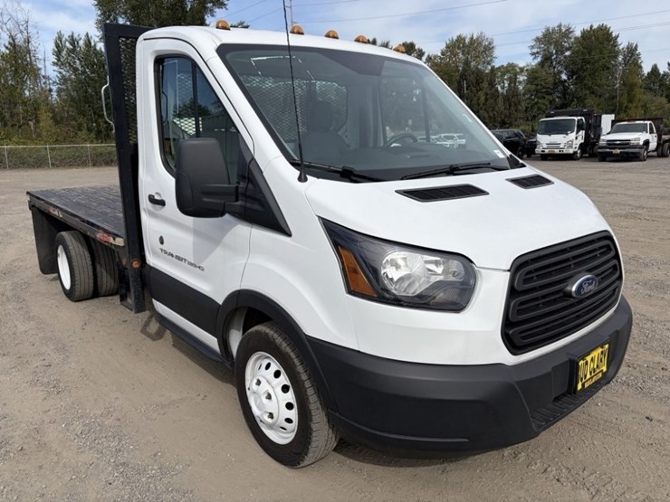 2019-ford-transit-image-2