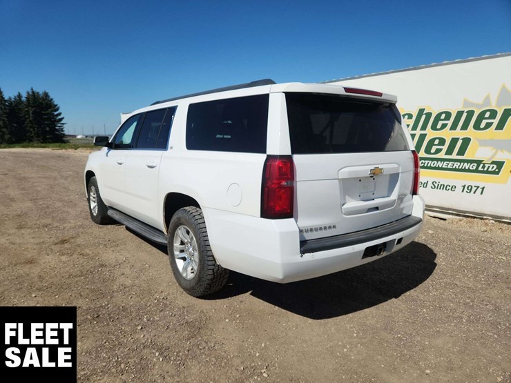 2015-chevrolet-suburban-image-3