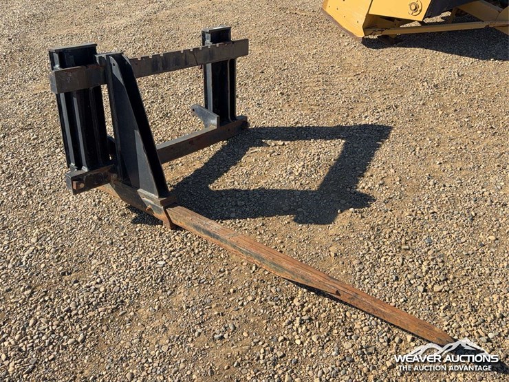 tractor-loader-forks-image-2