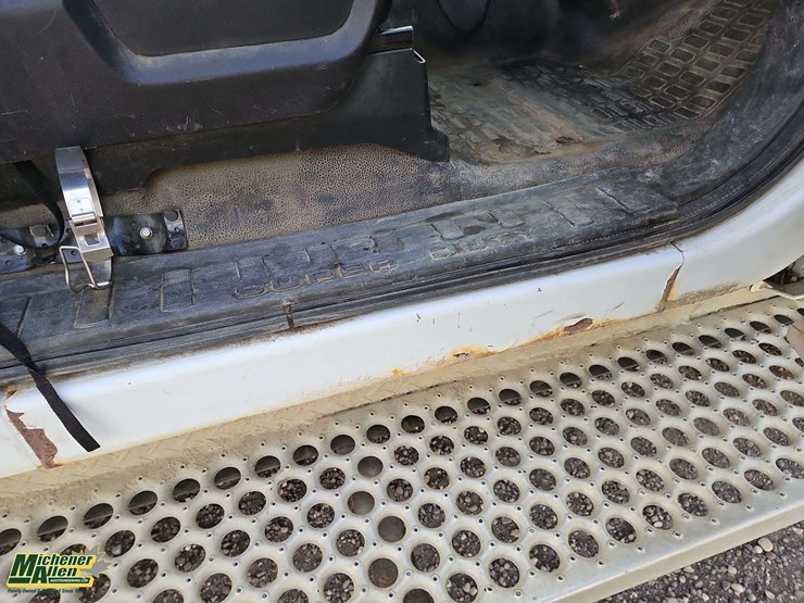 2011-ford-f350-image-38