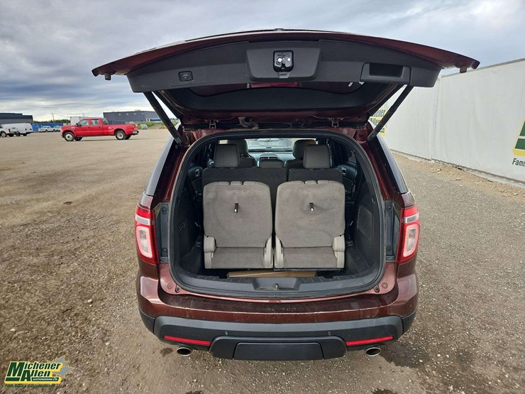 2015-ford-explorer-limited-image-15
